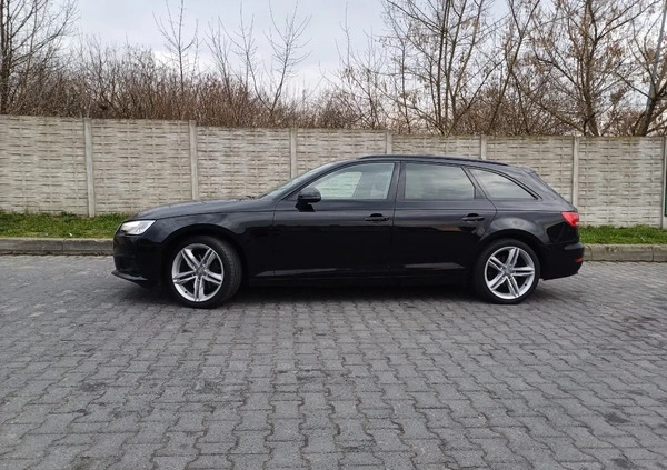 Audi A4 cena 69800 przebieg: 250000, rok produkcji 2016 z Zwoleń małe 277